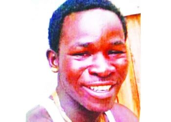 Carlos Evans web In september vorig jaar werd Medellin Orlando Evans doodgeschoten in Suriname. Hij had naar verluidt een verhitte discussie gehad met een Surinamer, die inmiddels is geïdentificeerd als 'Quinten'. Quinten vertelde de Surinaamse politie dat hij Evans SRD 300 verschuldigd was, maar het niet had toen hij werd benaderd. Hij zei dat Evans een pistool had getrokken en de trekker had overgehaald, maar het pistool vuurde niet en als vergelding trok hij een scherp voorwerp en stak Evans neer, die naar verluidt ter plekke stierf.