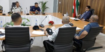 Command Center Het Command Center heeft maandag 23 oktober 2023 verslag van de werkzaamheden uitgebracht aan president Chandrikapersad Santokhi. Dit is gebeurde op het kabinet van de President. Bij deze gelegenheid zijn de verrichtingen van het Command Center over de periode 4 augustus tot en met 6 september met het staatshoofd gedeeld.