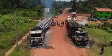 DJI 0014 2 De organisatie van Kaliña en Lokono Inheemsen in Marowijne hebben in een verklaring duidelijk gemaakt dat zij solidair staan met hun Inheemse broeders en zusters te Pikin Saron.