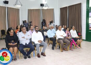 DTI 1 Het Directoraat Technologische Innovatie (DTI) van het ministerie van Economische Zaken, Ondernemerschap en Technologische Innovatie (EZ) heeft met technische assistentie uit het programma CARICOM Canada Export Deployment Mechanism, Catalyste, een ICT-baseline assessment voor het huidig niveau van de ICT-integratie binnen de Small and Medium-sized Enterprises (SME’s) in Suriname uitgevoerd.