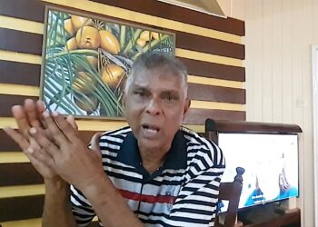 ‘Rashied Doekhie bewierookt Simons en geeft Abrahams natrap’