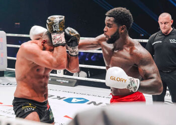 Donegi Abena web 2 Niet alleen het achtmanstoernooi van Glory leverde een rel op door het incident tussen Jamal Ben Saddik en Rico Verhoeven.