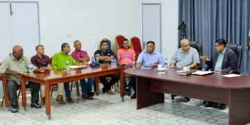 F3A0667 President Chandrikapersad Santokhi heeft tijdens zijn werkbezoek aan het district Nickerie vertegenwoordigers van diverse landbouwcoöperaties ontvangen.