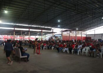 IMG 20230906 WA0007 De hal van het hoofdkwartier van de Pertjajah Luhur (PL) aan de Mangrovestraat was zo goed als helemaal vol tijdens de her- en installatie van kernen uit de districten Paramaribo, Wanica, Commewijne en Saramacca.