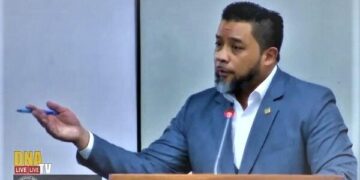 Somohardjo: ‘Eenmalige beschikking om rechtspositie ambtenaren om te zetten in vaste dienst’