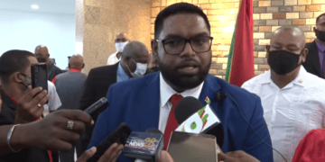 Irfan Ali In een recent streven om het besteedbaar inkomen van de burgers te vergroten en gelijke kansen te creëren, heeft de Guyanese president Irfaan Ali woensdag een herziene financiële ondersteuningsmaatregel aangekondigd.