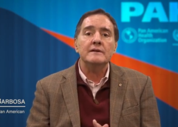 Jarbas Barbosa PAHO Terwijl de COVID-19-pandemie zijn derde jaar ingaat in de regio Noord- en Zuid-Amerika, heeft de directeur van de Pan American Health Organization (PAHO), Dr. Jarbas Barbosa, landen opgeroepen om het toezicht te versterken en gaten in de vaccinatiegraad te overbruggen om de noodsituatie te beëindigen en zich beter voor te bereiden op toekomstige gezondheidscrises.