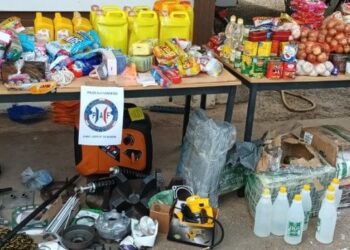 Fransen onderscheppen Surinaamse smokkelwaar voor illegale goudvelden