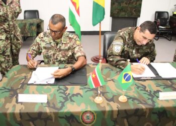 Legers Suriname en Brazilie maken afspraken tijdens 21ste RRIM2 Op donderdag 20 juli heeft het Surinaams Nationaal Leger een Braziliaanse legerdelegatie onder leiding van brigadegeneraal Marcus Vinicius Gomes Bonifacio ontvangen voor de 21ste editie van de “Regional Meeting of Military Exchange” (RRIM).