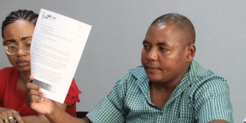 Lloyd Pool 2 De ontwikkelingen binnen de gezondheidssector zijn zorgwekkend. Dit heeft Lloyd Pool, voorzitter van de Algemene Bond van Personeel in dienst van het Academisch Ziekenhuis, aangegeven in gesprek met journalisten.