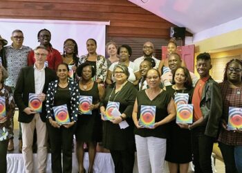 Love a History of Hate in Suriname De lotgevallen, levens en liefdes van LGBT-personen in Suriname staan centraal in het boek 'Love - A History of Hate in Suriname' dat maandagavond is gepresenteerd door schrijver en researcher Patrick Liesdek. In 366 pagina's beschrijft hij het leven van LGBT-personen sinds de zeventiende eeuw in Suriname.