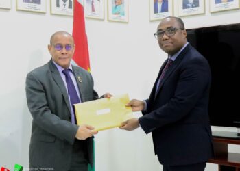 Mac Andrew IMF Minister Steven Mac Andrew van Arbeid Werkgelegenheid & Jeugdzaken (AWJ) heeft op donderdag 16 februari 2023 Charles Amo-Yartey, IMF Resident Representative in Suriname, voor een beleefdheidsbezoek ontvangen.