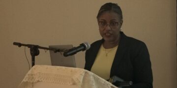 Malone Kennis dat wordt opgedaan bij de opleiding ‘Integraal Waterbeheer’ moet gebruikt worden om Surinaamse waterbronnen samen te beschermen ten behoeve van het Surinaams volk, maar ook de wereld. Dit zegt Gonda Asadang, directeur Water van het ministerie van Natuurlijke Hulpbronnen.