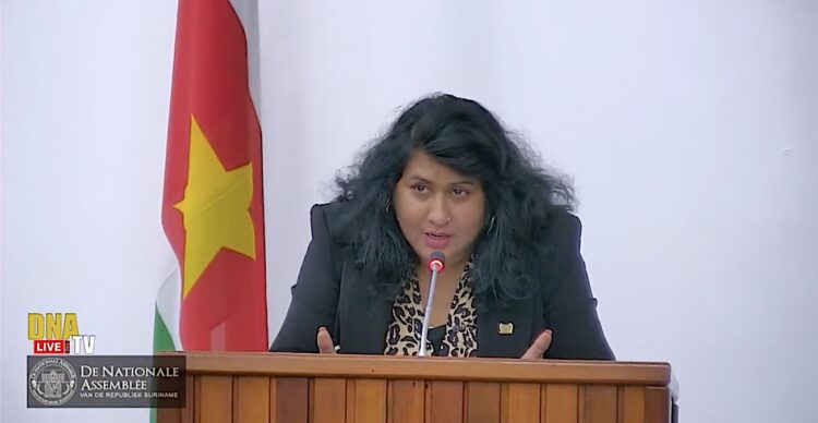 Mangre DNA Suriname POLITIEK & ECONOMIE | MISDAAD & POLITIE | INGEZONDEN | COLUMN & OPINIE | ENTERTAINMENT | SPORT | GEZONDHIED | KEY NEWS |