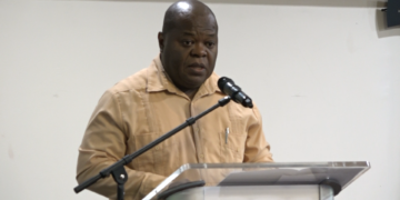 Marinus Bee 7 “Eenheid in diversiteit is de leidraad voor een stralende toekomst.” Dit zegt Marinus Bee, voorzitter van De Nationale Assemblee (DNA) in zijn nieuwjaarsboodschap.