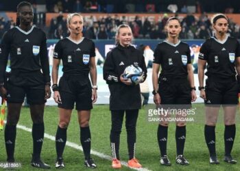 Mijensa Rensch naar achtste finale