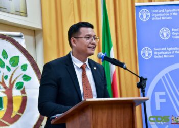 Minister Marciano Dasai Ondanks de recente aankondiging van het Finaal Investeringsbesluit (FID) blijft Suriname zich richten op milieubescherming.