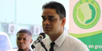 Minister Ramadhin 2 De minister van Volksgezondheid zegt dat zij hard aan het werken zijn hoe zij de donatie middelen van USD 13 miljoen van TotalEnergies en Apache zullen inzetten.