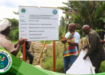 NH voert watermissie uit: Startsein waterprojecten te boven-Saramacca en boven-Suriname