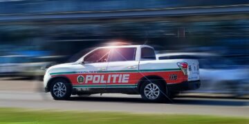 POLITIE 006 80 De twee verdachten M.A. (24) en S.S. (23) zijn op vrijdag 7 juni 2024 door de politie van Corantijnpolder aangehouden en ter voorgeleiding overgebracht naar het politiebureau.