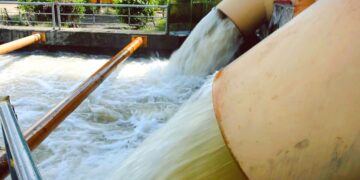 Pompgemaal Clarapolder opgestart om in waterbehoefte westelijke polders te voorzien OWRO zet extra personeel in bij sluizen en pompen om wateroverlast tijdens zware regenval te beperken. Help mee door geen afval in waterwegen te gooien ....