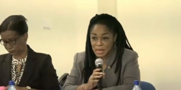 Roseline Daan MINOWC 3 Minister Henry Ori en Roseline Daan hebben in goed overleg besloten dat de laatstgenoemde per 1 maart 2024 ontlast wordt uit de functie van directeur van het Directoraat Cultuur. In een openhartig gesprek op maandag 29 januari 2024 hebben de bewindsman en Daan gesproken over het beleid en het traject dat de komende maanden zal worden afgelegd.