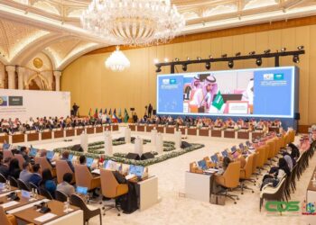 Roundtable 1 President Chandrikapersad Santokhi heeft in Saoedi-Arabië deelgenomen aan een Investment Roundtable Discussion. Het betrof de eerste officiële activiteit in het kader van de Caricom-Saoedi-Arabië Summit.
