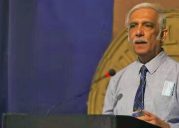 Roy Baidjnath Panday 1 De regering staat ervoor open om samen met de Vereniging van Inheemse Dorpshoofden in Suriname (VIDS) en de Vereniging van Saamaka Gezagdragers (VSG) in dialoog te treden om te komen tot een gezamenlijke oplossing over de vraagstukken die zij hebben aangekaart bij de Inter-Amerikaanse Commissie voor de Rechten van de Mens (IACHR).