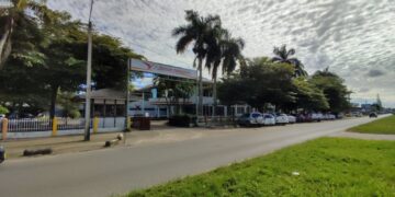 SLM hoofdkantoor De directie van de Surinaamse Luchtvaart Maatschappij heeft vrijdag een kortgeding aangespannen tegen de bond, nadat het personeel in actie ging.“Dinsdag moeten we weer voor de rechter verschijnen”, zegt voorzitter Marcia Clumper van de bond.