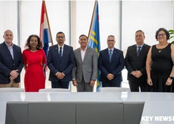 SLM in Aruba In het kader van verder herstel van Surinam Airways is het toevoegen van nieuwe bestemmingen een middel om de productie verhogen. Dit streven heeft, naast de bezoeken aan CURAÇAO en TRINIDAD, geleid tot een bezoek aan het eiland ARUBA.