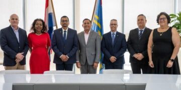SLM in Aruba In het kader van verder herstel van Surinam Airways is het toevoegen van nieuwe bestemmingen een middel om de productie verhogen. Dit streven heeft, naast de bezoeken aan CURAÇAO en TRINIDAD, geleid tot een bezoek aan het eiland ARUBA.