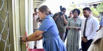 SO Welgedacht C ondergaat complete renovatie en verfbeurt; First Lady brengt bezoek aan de school