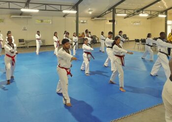 STA web De Surinaamse Taekwondo Associatie (STA) organiseert op 22 juli warming-up wedstrijden. Deze wedstrijden hebben het unieke karakter dat er in slechts enkele competitie klassen gestreden zal worden, en dat iedere taekwondo school per klasse maximaal 1 deelnemer mag laten participeren.