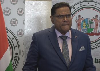 President Santokhi naar Amerika voor persoonlijke redenen