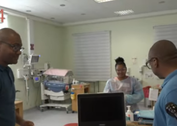 Screenshot 2024 06 13 173337 Het eerste apparaat waarvoor Su Aid in december gelden voor heeft opgehaald is gedoneerd aan de NICU-afdeling van het Academisch Ziekenhuis Paramaribo. Het gaat om een hartscan, dat is een soort echoapparaat ter waarde van iets meer dan SRD 2 miljoen.