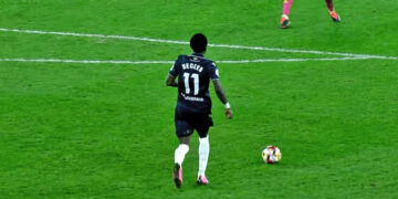 Sheraldo Becker mist kraker tegen Barcelona
