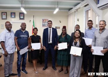 Slands Na de installatie ging minister Ramadhin in op de huidige situatie in de gezondheidssector en merkte op dat het ’s Lands Hospitaal een belangrijke rol speelt binnen het ziekenhuislandschap in Suriname. Vooral op het gebied van de moeder- en kindzorg speelt dit ziekenhuis een belangrijke rol.