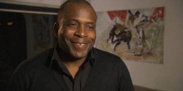 Stanley Menzo "We hebben hen gesproken, maar ze zijn er nog niet klaar voor. Dat moet je respecteren en hopen dat ze er snel bijkomen", zegt bondscoach Stanley Menzo van de Surinaamse Voetbalselectie aan ESPN.nl over spelers als Crysencio Summerville, Joël Piroe, Danilho Doekhi en Javairô Dilrosun, die de Surinaamse Voetbal Bond (SVB) nog niet heeft kunnen overtuigen om uit te komen voor Natio.