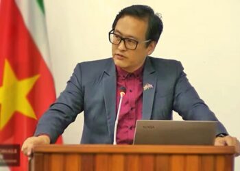 Stephen Tsang dna 1 “Die haircut is klinkklare onzin”, zei DNA-lid, Stephen Tsang, dinsdag in het parlement over de schuldherschikking en de haircut van het IMF.