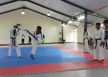 Surinaamse Teakwondo school Yu sin 1 De examens van de Surinaamse Taekwondo Associatie (STA), die oorspronkelijk op 2 september gehouden zouden worden, zullen dit weekend georganiseerd worden. De associatie zal na vier jaren hogere danexamens afnemen. Dit zal gebeuren op zaterdag in het S.O.C. gebouw.