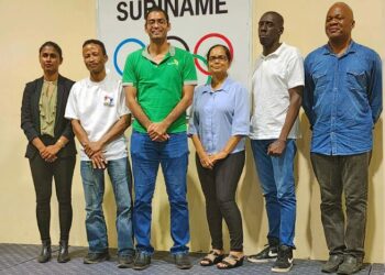 Teakwondo bestuur “Wij moeten weer aanpakken, zodat taekwondo zoals voorheen weer gaat bloeien.” Dit zegt een gedreven Gregory Markiet, die afgelopen zaterdag met zijn team bij acclamatie tot nieuwe voorzitter van de Surinaamse Taekwondo Associatie (STA) werd gekozen.