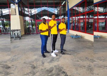 TvD Samaki Pinas 1 Taekwondoka’s Tosh van Dijk en Samaki Pinas zullen Suriname vertegenwoordiger op de Casco games, die gehouden wordt van 23 juni tot en met 8 juli in Santo Domingo.