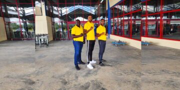 TvD Samaki Pinas 5 De Surinaamse Taekwondo Associatie (STA) heeft de gebroeders Samaki Pinas en Katungi Pinas afgevaardigd voor de US Open Taekwondo, dat gehouden zal worden op 18 februari in de Verenigde Staten van Amerika. Coach Jurmen Amiena zal de twee atleten begeleiden. Het team vertoeft sinds 13 februari in Reno om deel te nemen aan het toernooi.