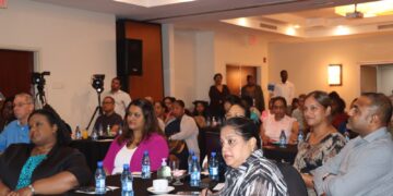 VG 22 MEI 1 Uit data van 2019 blijkt dat Suriname een van de hoogste suïcidepercentages in de regio heeft. Met 25,9 suïcides per 100.000 inwoners is dit het op een na hoogste percentage in de regio.