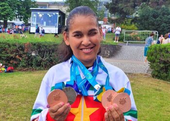 Vanessa en der medailles Ritmisch gymnast Vanessa Ghogli zal met een handvol medailles terugkeren van de Special Olympic World Games in Berlijn. Nadat ze al een bronzen plak had gewonnen in de All Round Competition, is ze op elk individueel onderdeel ook in de prijzen gevallen, een zilveren medaille bij hoepel, en brons bij lint, touw en knotsen.