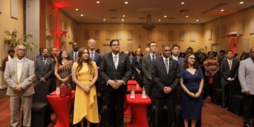 Viering Onafhankelijkheidsdag guyana Suriname en Guyana zullen volgens president Chandrikapersad Santokhi, alleen verenigd duurzame ontwikkeling bereiken voor hun naties en welvaart voor hun volkeren. Dit zei Santokhi tijdens de 57ste viering van de Onafhankelijkheidsdag, van de Coöperatieve Republiek Guyana.