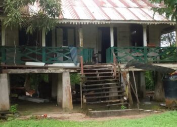 WhatsApp Image 2023 02 28 at 8.22.50 PM DNA-lid Ann Sadi heeft in het parlement aangehaald dat de districtscommissaris (dc) van Commewijne, Mohamedsafiek Radjab, een overheidspand laat ontruimen te Nieuw Amsterdam, omdat hij deze wil aanvragen. “Ik word onterecht beschuldigd en zij vertelt alleen onwaarheden”, zegt Radjab hierop.