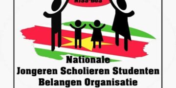 WhatsApp Image 2023 05 05 at 20.07.33 Niet alleen de leerkrachten hebben het moeilijk, maar ook de studenten, dat zegt Henk Sacco, voorzitter van de Nationale Jongeren Scholieren Studenten Belangen Organisatie Suriname.