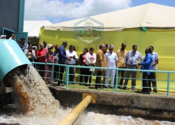 WhatsApp Image 2023 08 05 at 18.58.25 1 Het ministerie van Openbare Werken (OW) is hard aan het werk om de waterwerken in Nickerie te rehabiliteren. De pompgemalen te Clarapolder en Nieuw Nickerie zijn gerehabiliteerd en op 5 augustus 2023 opgeleverd.