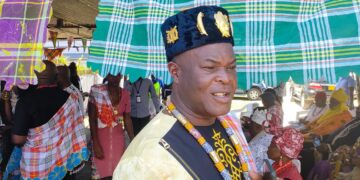 WhatsApp Image 2023 10 10 at 12.01.50 PM Momenteel is er binnen de Saamaka gemeenschap sprake van twee Granman's. Naast Albert Aboikoni, die sinds 2018 is beëdigd door de regering Bouterse toen als Granman van de Saamaka, is op culturele wijze in augustus van dit jaar Frans Banai gekozen als Granman. "En nu staan we voor een uitdaging", zegt Brunswijk